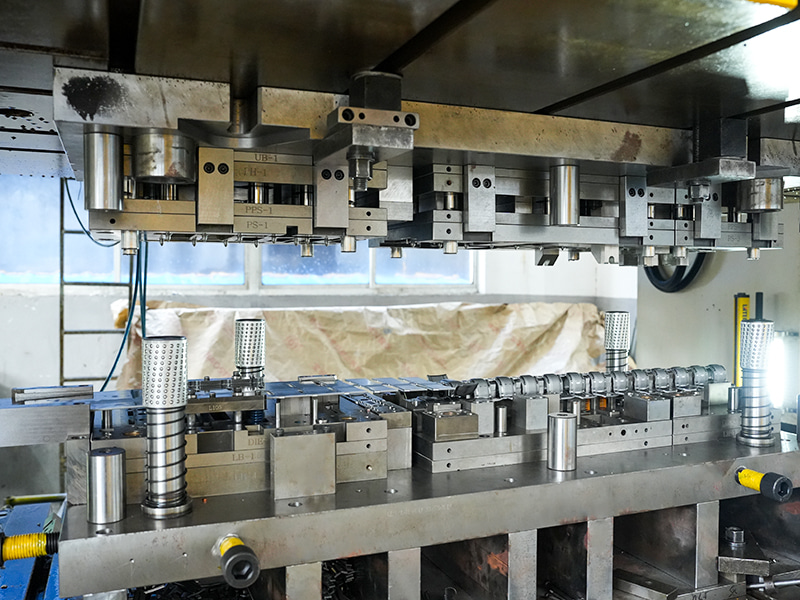 Materyal na guhit at magkaroon ng amag